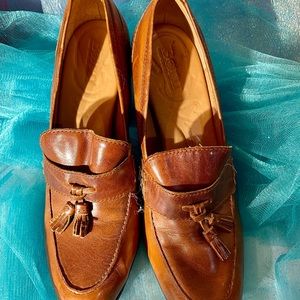 Born Women’s Shoes 9.5 M Distressed Brown Leather 3 1/2” Heels Tassels NWOB